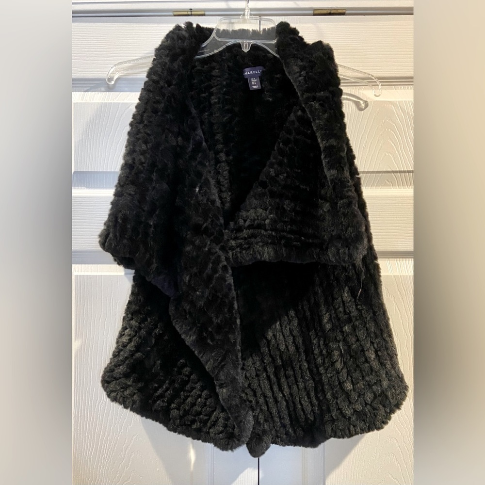 Amaryllis Women Black Faux Fur Vest Small